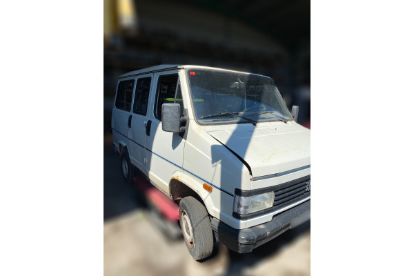 01094  PEUGEOT J5  COMBI (290)  800