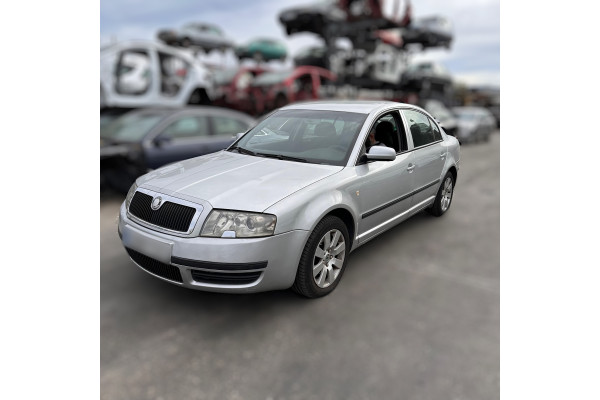 01469  SKODA SUPERB (3U4)  AWX