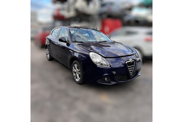 01518  ALFA ROMEO GIULIETTA (191)  Distinctive