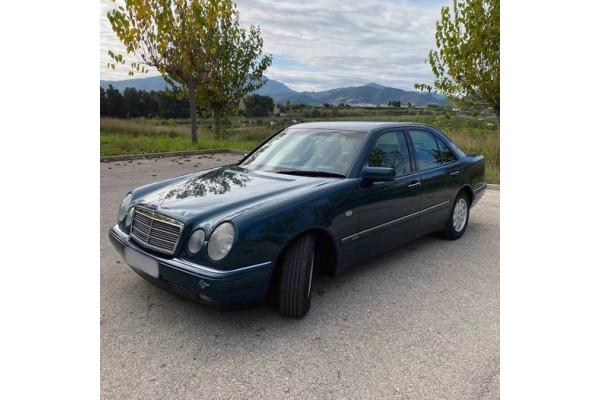 01355  MERCEDES-BENZ CLASE E (BM 210) BERLINA  M111970