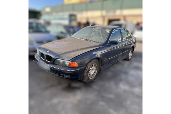 01477  BMW SERIE 5 BERLINA (E39)  525tds