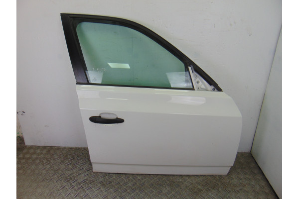 PUERTA DELANTERA DERECHA| BMW- 2.0 D 150CV 1995CC|BLANCA COMPLETA CON CERRADURA Y ELEVALUNAS *LOS ACCESORIOS NO ESTAN GARANTIZAD