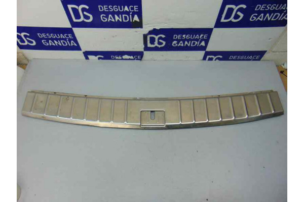 MOLDURA| PORSCHE- M4800|7L5863459A MOLDURA TRASERA REVESTIMIENTO TRASERO - 2005