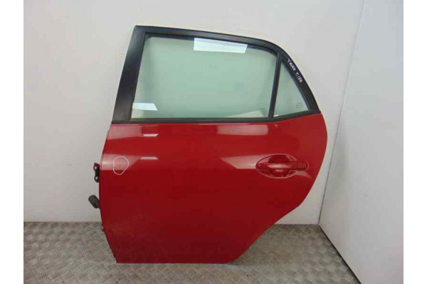 PUERTA TRASERA IZQUIERDA| TOYOTA- 2.0 D-4D (ADE186_) 124CV 1998CC|ROJO COMPLETA CON ELEVALUNAS Y CERRADURA PEQUEÑO GOLPE - 2007