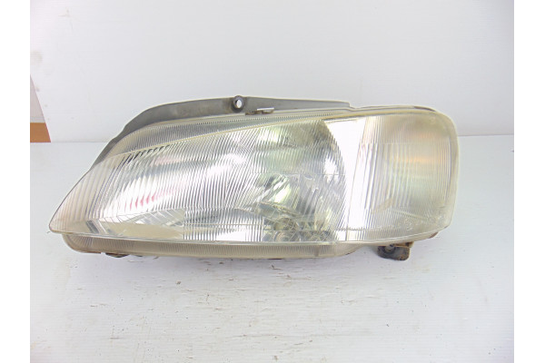 FARO IZQUIERDO  PEUGEOT 106 II  1.5 D 57CV 1527CC 1996