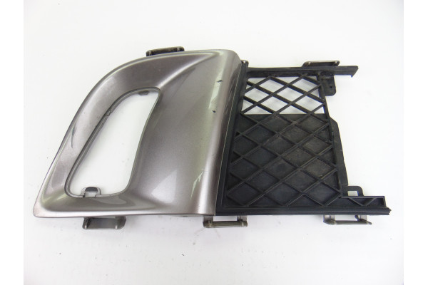 MOLDURAS TRASERAS| TOYOTA- 1ZZFE|5215317040 REJILLA IZQUIERDA PARAGOLPES TRASERO  - 2004