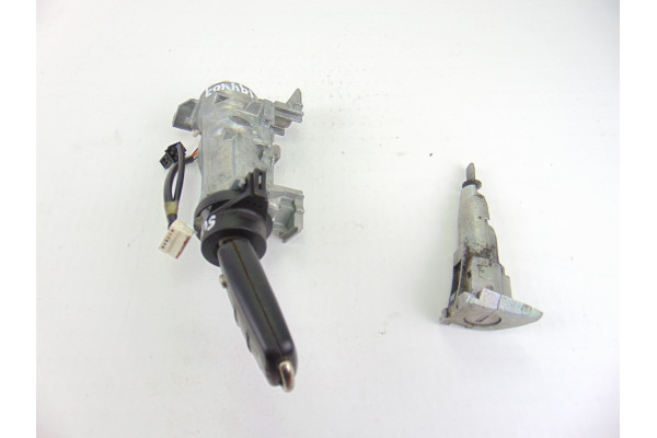 ANTIRROBO / LLAVE CONTACTO| SKODA- CFFB|1K0905851 INCLUYE BOMBILLO PUERTA - 2011