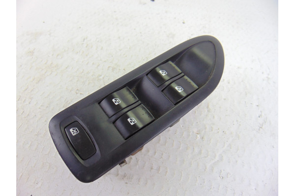 MANDO ELEVALUNAS DELANTERO IZQUIERDO| RENAULT- G9T703|8200397298B - 2005