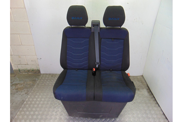 ASIENTO DELANTERO DERECHO| IVECO- 45C/E, 50C/E 109CV|DOBLE INCLUYE EL CINTURON CENTRAL - 2019