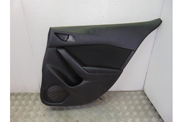 GUARNECIDO PUERTA TRASERA DERECHA  MAZDA 3  2.0 120CV 1998CC 2014