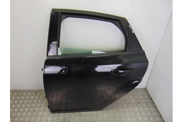 PUERTA TRASERA IZQUIERDA  FORD FOCUS III  1.6 ECOBOOST 150CV 1596CC 2011 NEGRA