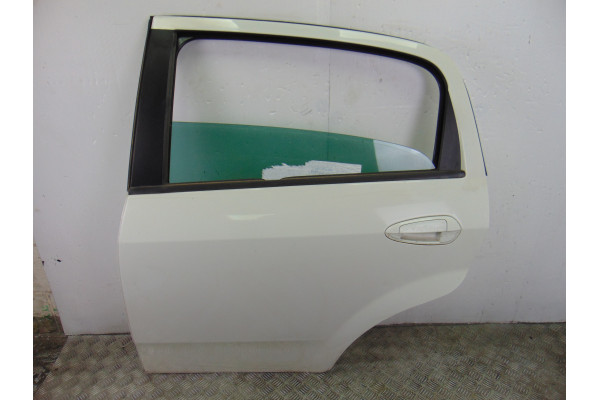 PUERTA TRASERA IZQUIERDA  FIAT GRANDE PUNTO  1.4 16V 95CV 1368CC 2011 BLANCA