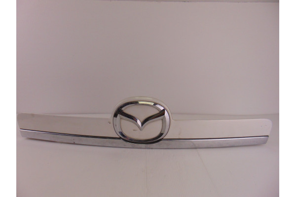 MOLDURAS TRASERAS| MAZDA- R2|EH6650811 MOLDURA PORTON TRASERO - 2011