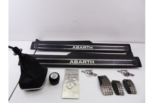 POMO PALANCA CAMBIO| ABARTH- 1.4 (199.AXX1B) 163CV 1368CC|KIT ABARTH  COMPUESTO POR POMO  LISTONES DE PUERTA CROMADOS DE PEDALES