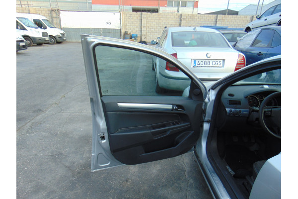 PUERTA DELANTERA IZQUIERDA  OPEL ASTRA H  1.7 CDTI (L48) 110CV 1686CC 2011 PLATA