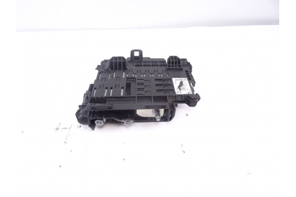 CAJA RELES / FUSIBLES| VOLVO- D4162T|30659092 K067R - 2014