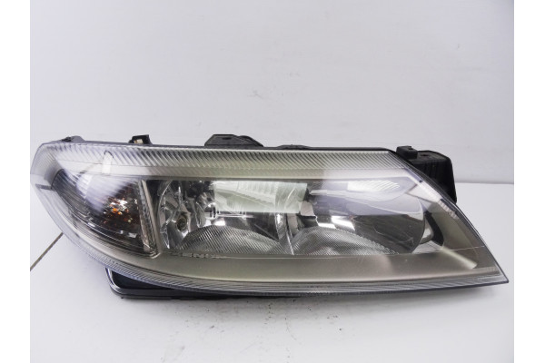 FARO DERECHO| RENAULT- G9T702|8200163324 XENON INCLUYE BALASTRO - 2004