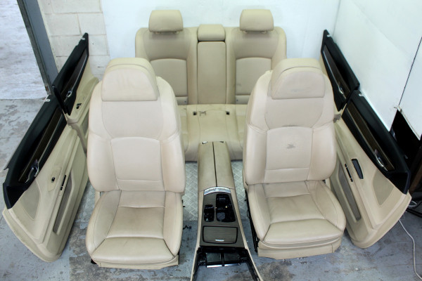 JUEGO ASIENTOS COMPLETO| BMW- N57D30B|COLOR BEIGE ASIENTOS ELECTRICOS CALEFACTABLES CON MONITORES VISION TRASERA Y MANDOS INCLUI