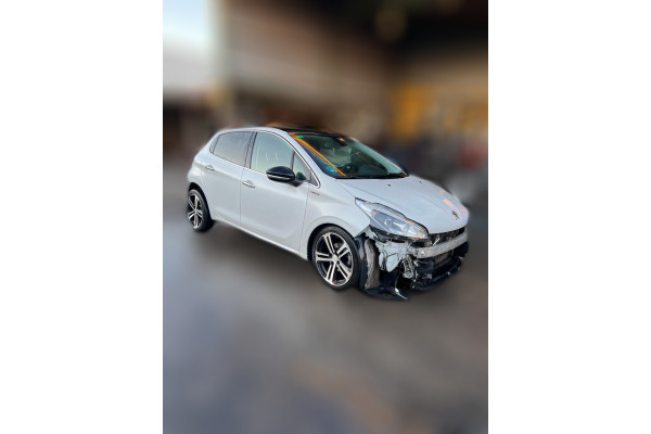 01182  PEUGEOT 208  HN01